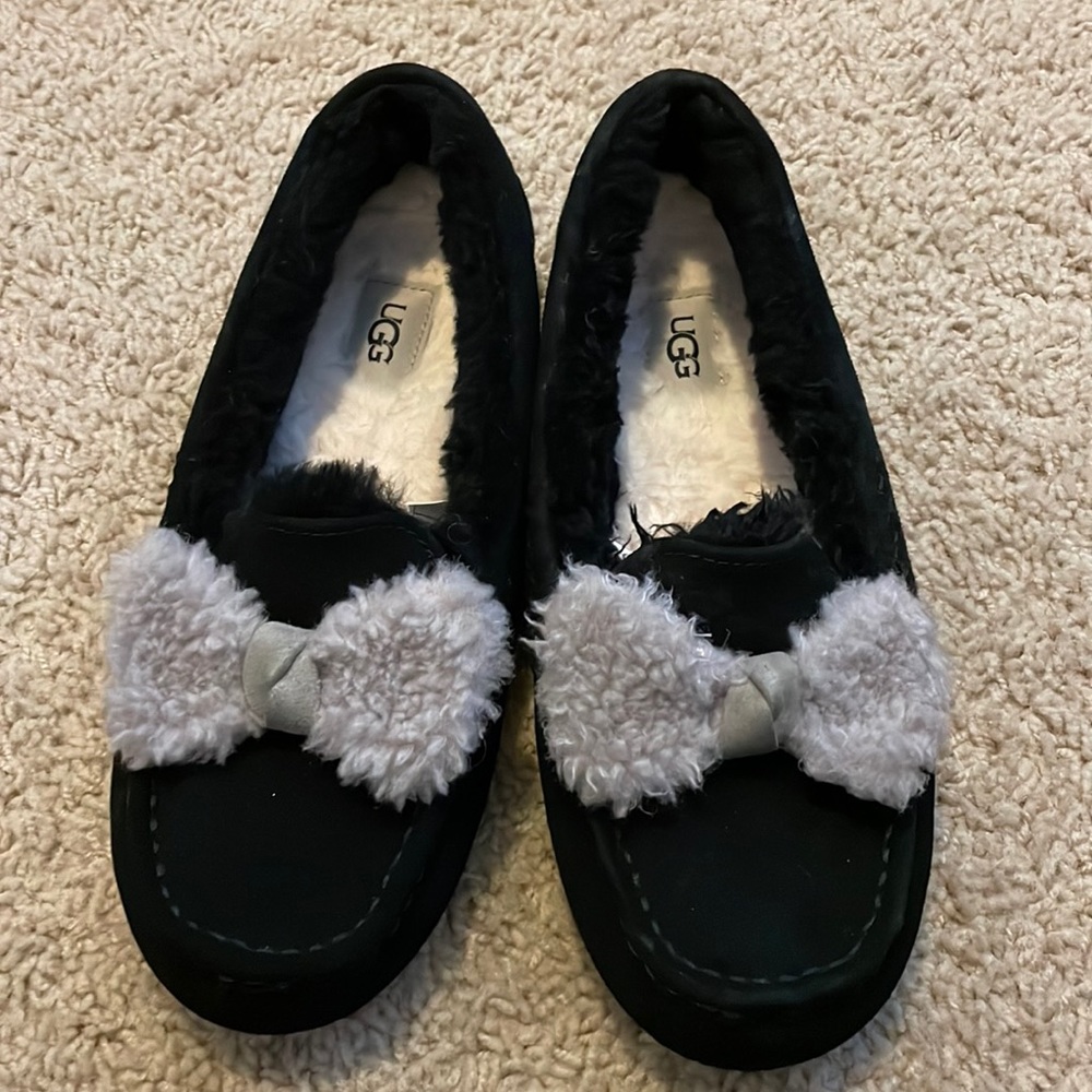 Like new never worn outside Ugg size 10 slippers